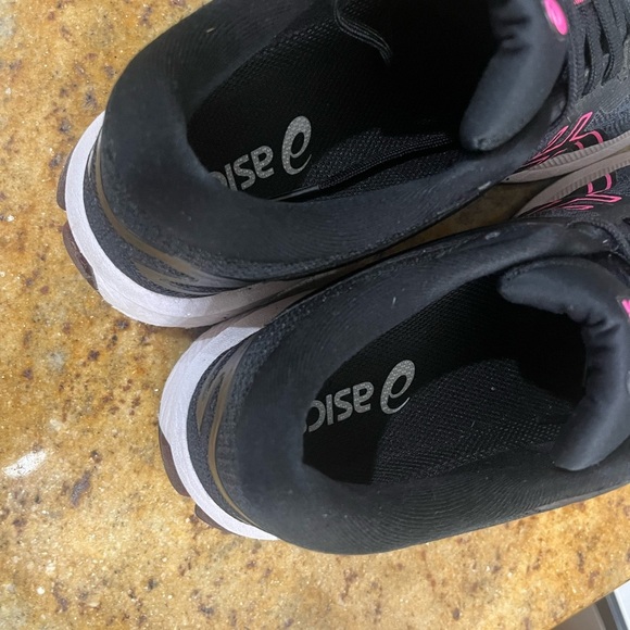 ASICS Gt 1000 size 6 - Picture 5 of 9